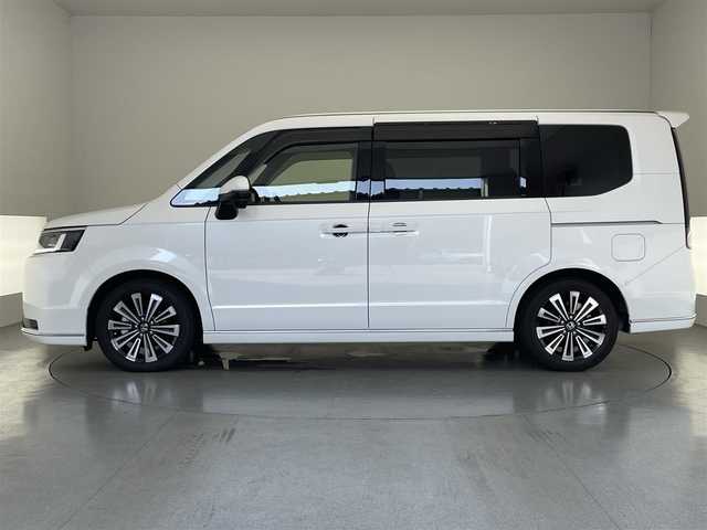 ホンダ ステップワゴン スパーダ eHEV プレミアムライン 愛知県 2023(令5)年 1.4万km プラチナホワイトパール 純正11.4インチナビ/フルセグ/DVD/CD/USB/アラウンドビューモニター/ホンダセンシング/ハーフレザーシート/ブラインドスポットモニター/両側パワースライドドア/電動リアゲート/オットマンチェア/シートヒーターD+N/純正前後ドライブレコーダー/ETC/LEDヘッドライト/スマートキー×2