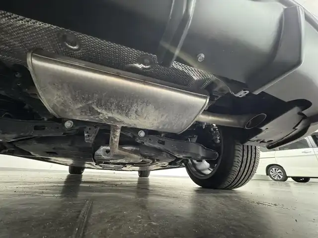 トヨタ カローラ スポーツ ハイブリッドG Z 三重県 2022(令4)年 1.6万km プラチナホワイトパールマイカ ハイブリッド/FF/フロアCVT/【OP】純正 9インチディスプレイオーディオ/（AM/FM/USB/iPod/Bluetooth/Miracast/AppleCarPlay/AndroidAuto）/バックガイドモニター/TOM’S スタイリングパーツセット（フロント、サイド、リヤバンパーディフューザー）/ビルトインETC/Toyota Safety Sense/●プリクラッシュセーフティ/●レーントレーシングアシスト/●レーダークルコン（全車速追従機能付）/●オートハイビーム/●ロードサインアシスト/・パーキングサポートブレーキ（前後静止物）/・【OP】ブラインドスポットモニター＋パーキングサポートブレーキ（後方接近車両）/・車両接近通報装置/装備/・【OP】本革＋ウルトラスエード ハーフレザーシート（運転席電動ランバーサポート付）/・シートヒーター（D/N）/・左右独立温度コントロールフルオートエアコン/・オートライト/・LED ヘッドランプ＆フロントフォグランプ/・電子パーキングブレーキ/・オートブレーキホールド/・ステアリングスイッチ/・プッシュスタート/・純正18inAW/・保/取/マルチ取/・スマートキーx2/など