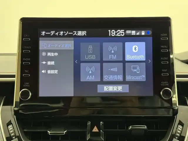 トヨタ カローラ スポーツ ハイブリッドG Z 三重県 2022(令4)年 1.6万km プラチナホワイトパールマイカ ハイブリッド/FF/フロアCVT/【OP】純正 9インチディスプレイオーディオ/（AM/FM/USB/iPod/Bluetooth/Miracast/AppleCarPlay/AndroidAuto）/バックガイドモニター/TOM’S スタイリングパーツセット（フロント、サイド、リヤバンパーディフューザー）/ビルトインETC/Toyota Safety Sense/●プリクラッシュセーフティ/●レーントレーシングアシスト/●レーダークルコン（全車速追従機能付）/●オートハイビーム/●ロードサインアシスト/・パーキングサポートブレーキ（前後静止物）/・【OP】ブラインドスポットモニター＋パーキングサポートブレーキ（後方接近車両）/・車両接近通報装置/装備/・【OP】本革＋ウルトラスエード ハーフレザーシート（運転席電動ランバーサポート付）/・シートヒーター（D/N）/・左右独立温度コントロールフルオートエアコン/・オートライト/・LED ヘッドランプ＆フロントフォグランプ/・電子パーキングブレーキ/・オートブレーキホールド/・ステアリングスイッチ/・プッシュスタート/・純正18inAW/・保/取/マルチ取/・スマートキーx2/など