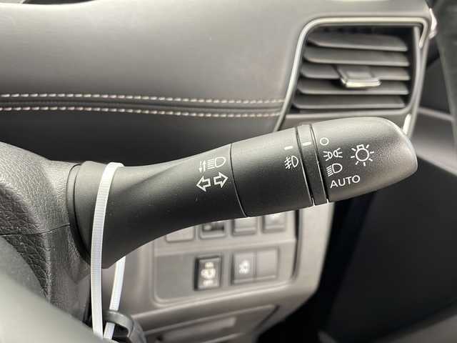 日産 セレナ ハイウェイスター 千葉県 2018(平30)年 6.3万km ダイヤモンドブラック 片側パワースライドドア/ハンズフリーオートスライドドア/純正9インチナビ/・型式：MM517D-L/・CD/DVD/Bluetooth/フルセグTV/AppleCarPlay/バックカメラ/クルーズコントロール/インテリジェントエマージェンシーブレーキ/LEDオートヘッドライト/ヘッドライトレベライザー/スマートマルチセンターシート/UVカット断熱グリーンガラス/ECOモードスイッチ/ビルトインETC/本革巻き3本スポークステアリング/純正16インチアルミホイール/ハイウェイスター専用サスペンション/デュアルバックドア/ステアリングスイッチ/オートエアコン/アイドリングストップ/ドアバイザー/プッシュスタート/インテリジェントキー/スペアキー1本/禁煙車