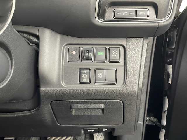 日産 セレナ ハイウェイスター 千葉県 2018(平30)年 6.3万km ダイヤモンドブラック 片側パワースライドドア/ハンズフリーオートスライドドア/純正9インチナビ/・型式：MM517D-L/・CD/DVD/Bluetooth/フルセグTV/AppleCarPlay/バックカメラ/クルーズコントロール/インテリジェントエマージェンシーブレーキ/LEDオートヘッドライト/ヘッドライトレベライザー/スマートマルチセンターシート/UVカット断熱グリーンガラス/ECOモードスイッチ/ビルトインETC/本革巻き3本スポークステアリング/純正16インチアルミホイール/ハイウェイスター専用サスペンション/デュアルバックドア/ステアリングスイッチ/オートエアコン/アイドリングストップ/ドアバイザー/プッシュスタート/インテリジェントキー/スペアキー1本/禁煙車