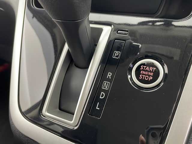日産 セレナ ハイウェイスター 千葉県 2018(平30)年 6.3万km ダイヤモンドブラック 片側パワースライドドア/ハンズフリーオートスライドドア/純正9インチナビ/・型式：MM517D-L/・CD/DVD/Bluetooth/フルセグTV/AppleCarPlay/バックカメラ/クルーズコントロール/インテリジェントエマージェンシーブレーキ/LEDオートヘッドライト/ヘッドライトレベライザー/スマートマルチセンターシート/UVカット断熱グリーンガラス/ECOモードスイッチ/ビルトインETC/本革巻き3本スポークステアリング/純正16インチアルミホイール/ハイウェイスター専用サスペンション/デュアルバックドア/ステアリングスイッチ/オートエアコン/アイドリングストップ/ドアバイザー/プッシュスタート/インテリジェントキー/スペアキー1本/禁煙車