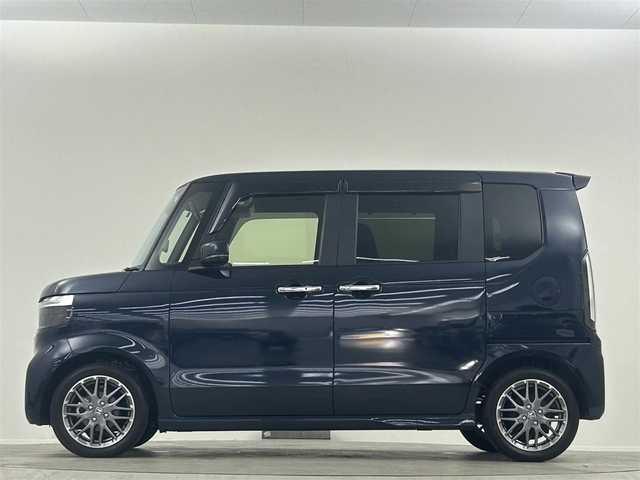 ホンダ Ｎ ＢＯＸ カスタム ターボ 埼玉県 2024(令6)年 0.3万km ミッドナイトブルービームM 純正９型ナビ　１２．８型後席モニター　両側パワースライドドア Bluetooth バックカメラ ハーフレザーシート レーダークルーズコントロール オートマチックハイビーム シートヒーター
