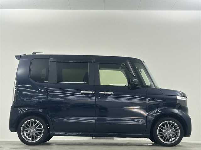 ホンダ Ｎ ＢＯＸ カスタム ターボ 埼玉県 2024(令6)年 0.3万km ミッドナイトブルービームM 純正９型ナビ　１２．８型後席モニター　両側パワースライドドア Bluetooth バックカメラ ハーフレザーシート レーダークルーズコントロール オートマチックハイビーム シートヒーター