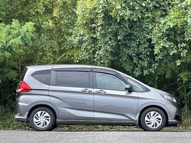 ホンダ フリード＋ G ホンダセンシング 大分県 2020(令2)年 3万km スーパープラチナグレーメタリック ワンオーナー/禁煙車/両側パワースライドドア/純正メモリーナビ/フルセグ/DVD/Bluetooth/バックカメラ/アダプティブクルーズコントロール/レーンキープアシスト/ビルトインETC/純正LEDヘッドライト/オートライトコントロール/スマートキー/エンジンプッシュスタート /リアソナー/アイドリングストップ