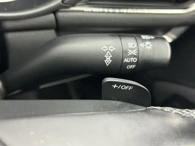 マツダ マツダ３ファストバック 15S ブラックトーンED 熊本県 2023(令5)年 1.9万km スノーフレイクホワイトパールマイカ 純正ナビ（ＣＤ・ＤＶＤ・フルセグ・ＢＴ・ＳＤ・ＵＳＢ）/全周囲カメラ　/ＥＴＣ　/前後クリアランスソナー　/レーダークルーズコントロール　/横滑り防止/アイドリングストップ/オートライト　/ＬＥＤヘッドライト　/社外フロアマット　/保証書　/取扱説明書