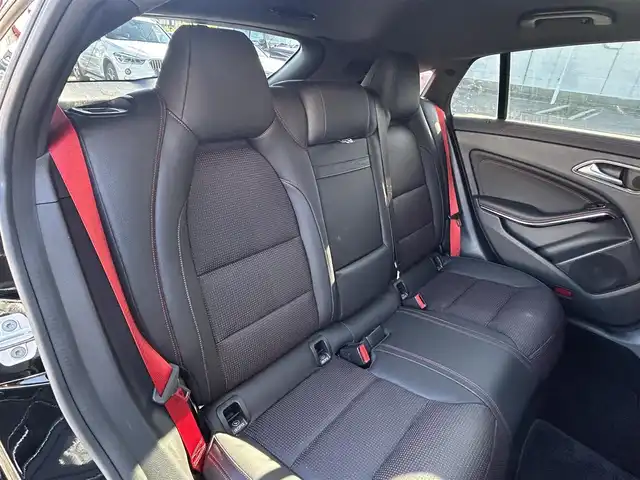 メルセデス・ベンツ ＣＬＡ２５０ Sブレイク　シュポルト4MATIC 道東・釧路十勝 2018(平30)年 4.5万km コスモスブラック パノラミックスライディングルーフ/harman/kardonサウンド/レーダーセーフティパッケージ/　ブラインドスポットアシスト/　ディスタンスパイロット・ディストロニック/　レーンキーピングアシスト/ベーシックパッケージ/　メモリ付きフルパワーシート/　リバースポジション機能付ドアミラー/　後席アームレスト/　トランクスルー機能/純正HDDナビ/　CD/DVD/SD/BT/フルセグ/バックモニター/ETC/前後ドライブレコーダー/衝突軽減ブレーキ/レザーシート/フロントシートヒーティング/前席パワーシート/純正18インチAW/純正フロアマット/LEDヘッドライト