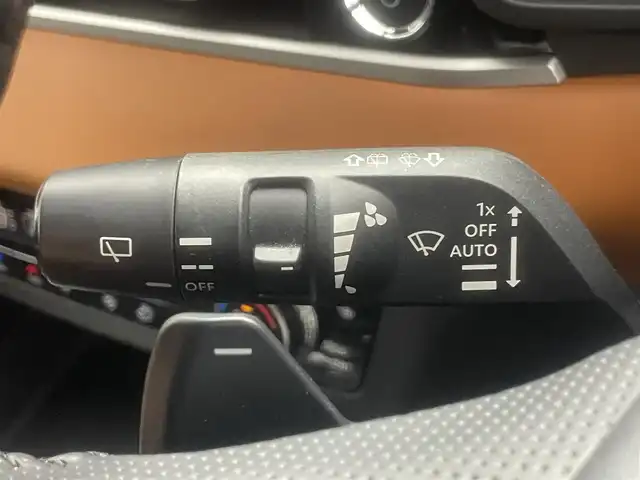 三菱 アウトランダー ＰＨＥＶ P 埼玉県 2022(令4)年 3万km レッドダイヤモンド サンルーフ　/純正９インチナビ　/マルチアラウンドモニター　/ＢＳＩ　/ＨＵＤ　/黒レザー　/ＢＯＳＥサウンド　/マイパイロット　/ミラー型ドラレコ　/ＥＴＣ２．０　/メモリシート　/ワイヤレス充電　/ステアリングヒーター