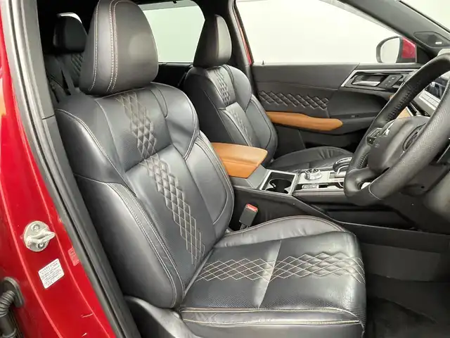 三菱 アウトランダー ＰＨＥＶ P 埼玉県 2022(令4)年 3万km レッドダイヤモンド サンルーフ　/純正９インチナビ　/マルチアラウンドモニター　/ＢＳＩ　/ＨＵＤ　/黒レザー　/ＢＯＳＥサウンド　/マイパイロット　/ミラー型ドラレコ　/ＥＴＣ２．０　/メモリシート　/ワイヤレス充電　/ステアリングヒーター