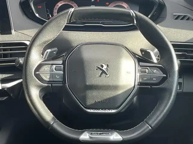 プジョー ３００８ GTライン ブルー HDi 香川県 2020(令2)年 3.4万km パール アクティブセーフティブレーキ/インテルジェントハイビーム/レーンキープアシスト/ブラインドスポットモニター/純正ナビ/地デジ/BT/AppleCarPlay/ワイヤレス充電/ハーフレザーシート/シートヒーター/コーナーセンサー/ACC/パワーバックドア/スマートキー/パドルシフト/バックサイドカメラ/純正18インチアルミ
