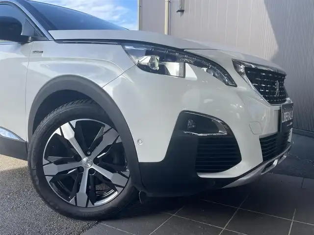 プジョー ３００８ GTライン ブルー HDi 香川県 2020(令2)年 3.4万km パール アクティブセーフティブレーキ/インテルジェントハイビーム/レーンキープアシスト/ブラインドスポットモニター/純正ナビ/地デジ/BT/AppleCarPlay/ワイヤレス充電/ハーフレザーシート/シートヒーター/コーナーセンサー/ACC/パワーバックドア/スマートキー/パドルシフト/バックサイドカメラ/純正18インチアルミ