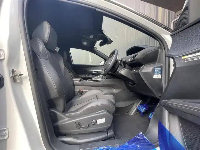 プジョー ３００８ GTライン ブルー HDi 香川県 2020(令2)年 3.4万km パール アクティブセーフティブレーキ/インテルジェントハイビーム/レーンキープアシスト/ブラインドスポットモニター/純正ナビ/地デジ/BT/AppleCarPlay/ワイヤレス充電/ハーフレザーシート/シートヒーター/コーナーセンサー/ACC/パワーバックドア/スマートキー/パドルシフト/バックサイドカメラ/純正18インチアルミ
