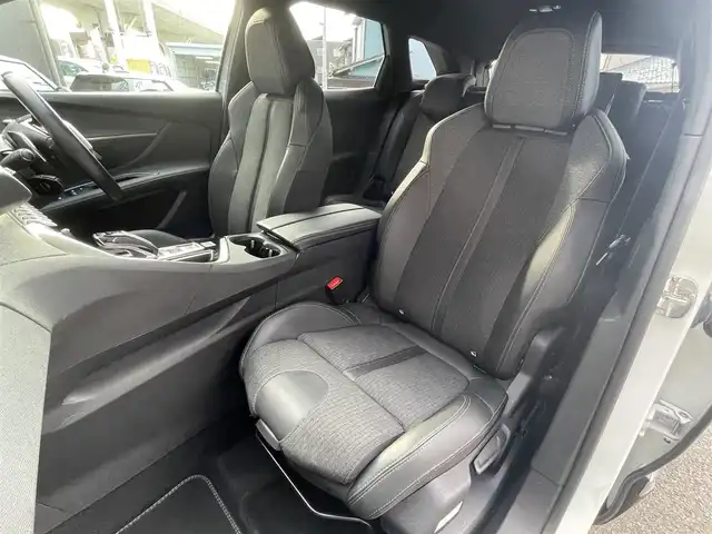 プジョー ３００８ GTライン ブルー HDi 香川県 2020(令2)年 3.4万km パール アクティブセーフティブレーキ/インテルジェントハイビーム/レーンキープアシスト/ブラインドスポットモニター/純正ナビ/地デジ/BT/AppleCarPlay/ワイヤレス充電/ハーフレザーシート/シートヒーター/コーナーセンサー/ACC/パワーバックドア/スマートキー/パドルシフト/バックサイドカメラ/純正18インチアルミ