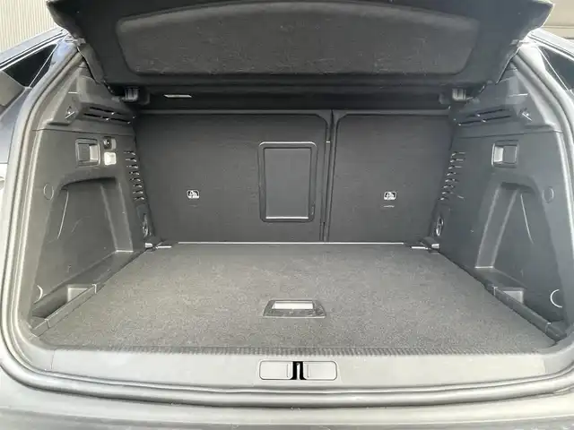 プジョー ３００８ GTライン ブルー HDi 香川県 2020(令2)年 3.4万km パール アクティブセーフティブレーキ/インテルジェントハイビーム/レーンキープアシスト/ブラインドスポットモニター/純正ナビ/地デジ/BT/AppleCarPlay/ワイヤレス充電/ハーフレザーシート/シートヒーター/コーナーセンサー/ACC/パワーバックドア/スマートキー/パドルシフト/バックサイドカメラ/純正18インチアルミ