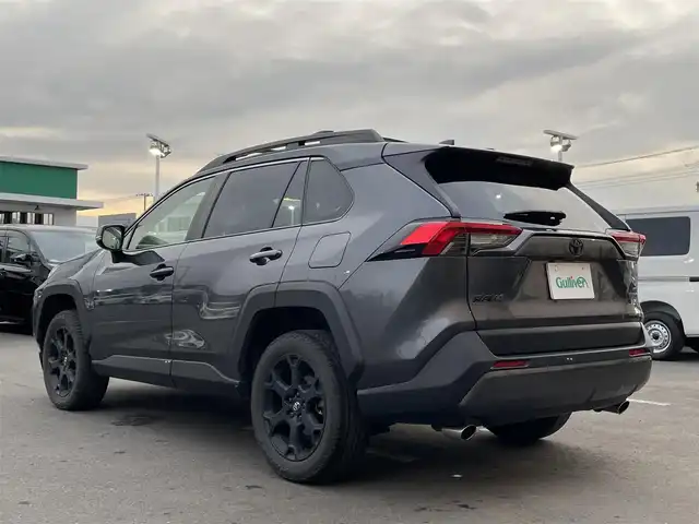 トヨタ ＲＡＶ４ 東京都 2021(令3)年 5万km グレーメタリック パノラミックビューモニター　/純正９インチＤＡナビ　/・Ｂｌｕｅｔｏｏｔｈ　/クリアランスソナー　/ブラインドスポットモニター　/プリクラッシュセーフティ　/レーンキープアシスト　/パーキングサポートブレーキ/オールテレインタイヤ/ブリッジ型ルーフレール/合成皮革シート(OFFROAD パッケージ専用)
