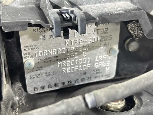 日産 エクストレイル 20X エマージェンシーブレーキ 沖縄県 2014(平26)年 13.3万km ダイヤモンドブラック 禁煙車　/純正７インチナビ/（ＢＴ，フルセグ，ＣＤ／ＤＶＤ，ラジオ）　/アラウンドビューモニター　/４ＷＤ　/コーナーセンサー　/ハーフレザーシート　/クルーズコントロール　/ビルトインＥＴＣ　/前後ドライブレコーダー　/前席シートヒーター/ヒーテッドドアミラー/ヒルディセントコントロール/純正フロアマット/純正ドアバイザー　/オートライト/革巻きステアリング/純正17インチアルミホイール