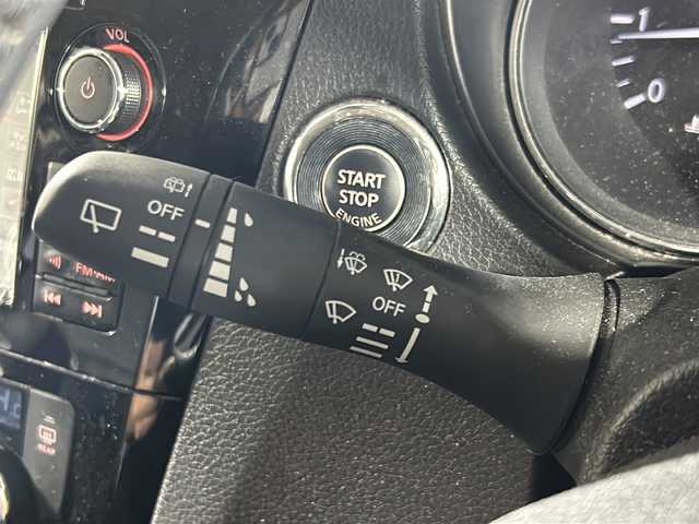 日産 エクストレイル 20X エマージェンシーブレーキ 沖縄県 2014(平26)年 13.3万km ダイヤモンドブラック 禁煙車　/純正７インチナビ/（ＢＴ，フルセグ，ＣＤ／ＤＶＤ，ラジオ）　/アラウンドビューモニター　/４ＷＤ　/コーナーセンサー　/ハーフレザーシート　/クルーズコントロール　/ビルトインＥＴＣ　/前後ドライブレコーダー　/前席シートヒーター/ヒーテッドドアミラー/ヒルディセントコントロール/純正フロアマット/純正ドアバイザー　/オートライト/革巻きステアリング/純正17インチアルミホイール