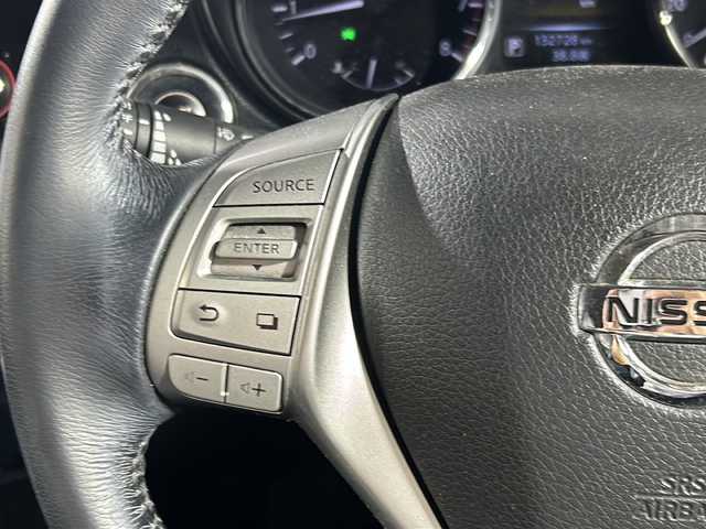 日産 エクストレイル 20X エマージェンシーブレーキ 沖縄県 2014(平26)年 13.3万km ダイヤモンドブラック 禁煙車　/純正７インチナビ/（ＢＴ，フルセグ，ＣＤ／ＤＶＤ，ラジオ）　/アラウンドビューモニター　/４ＷＤ　/コーナーセンサー　/ハーフレザーシート　/クルーズコントロール　/ビルトインＥＴＣ　/前後ドライブレコーダー　/前席シートヒーター/ヒーテッドドアミラー/ヒルディセントコントロール/純正フロアマット/純正ドアバイザー　/オートライト/革巻きステアリング/純正17インチアルミホイール