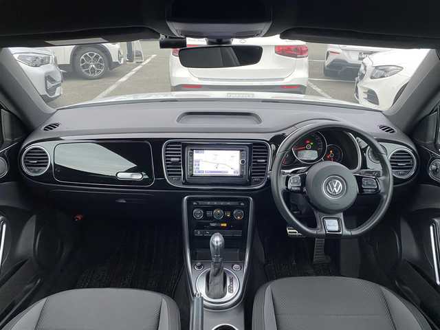 フォルクスワーゲン ザ・ビートル Rライン 福岡県 2018(平30)年 4.6万km 白 ・クルーズコントロール/・純正ナビ/BT/USB/ipod/・バックカメラ/・ドライブレコーダー/・フルセグ/・ETC/・純正18AW/・BLIS/・保証書/・取扱説明書