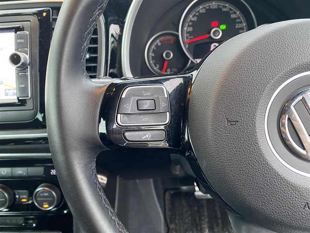 フォルクスワーゲン ザ・ビートル Rライン 福岡県 2018(平30)年 4.6万km 白 ・クルーズコントロール/・純正ナビ/BT/USB/ipod/・バックカメラ/・ドライブレコーダー/・フルセグ/・ETC/・純正18AW/・BLIS/・保証書/・取扱説明書