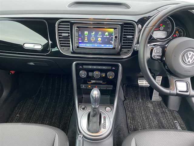 フォルクスワーゲン ザ・ビートル Rライン 福岡県 2018(平30)年 4.6万km 白 ・クルーズコントロール/・純正ナビ/BT/USB/ipod/・バックカメラ/・ドライブレコーダー/・フルセグ/・ETC/・純正18AW/・BLIS/・保証書/・取扱説明書