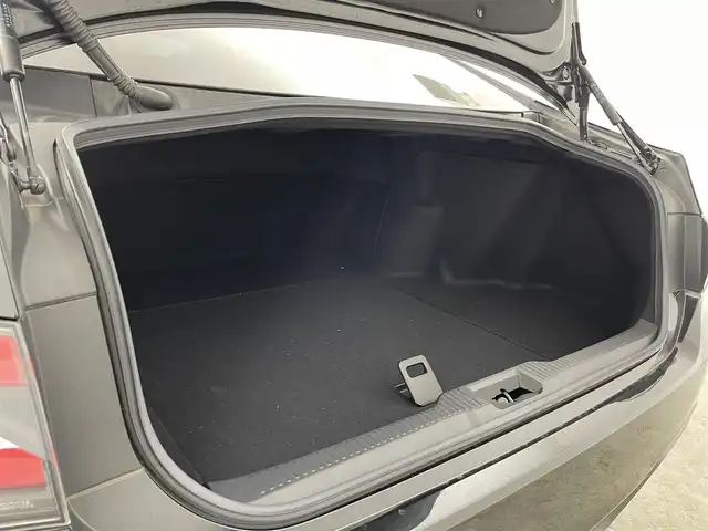 トヨタ クラウン ハイブリッド RS 愛知県 2019(令1)年 5万km ブラック トヨタセーフティーセンス/・衝突軽減/・プリクラッシュ/・ロードサイン/・オートハイビーム/レーダークルーズコントロール/サンルーフ/純正ディスプレイオーディオ/・ナビ/・フルセグTV/・Bluetooth/・ミラーキャスト/革巻きステアリング/ステアリングリモコン/レザーシート/ベンチレーション/エアシート/シートヒーター/ビルトインETC/AC１００V/自動防眩ミラー/HUD/純正AW/ディライト/LEDライト/シーケンシャルライト