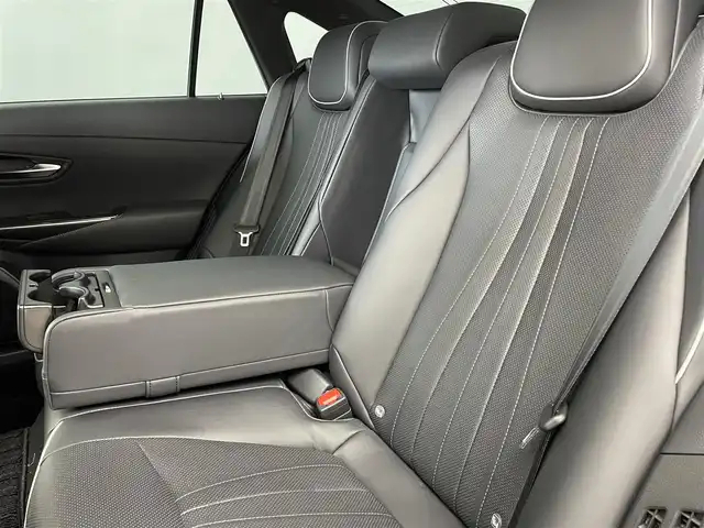 トヨタ クラウン ハイブリッド RS 愛知県 2019(令1)年 5万km ブラック トヨタセーフティーセンス/・衝突軽減/・プリクラッシュ/・ロードサイン/・オートハイビーム/レーダークルーズコントロール/サンルーフ/純正ディスプレイオーディオ/・ナビ/・フルセグTV/・Bluetooth/・ミラーキャスト/革巻きステアリング/ステアリングリモコン/レザーシート/ベンチレーション/エアシート/シートヒーター/ビルトインETC/AC１００V/自動防眩ミラー/HUD/純正AW/ディライト/LEDライト/シーケンシャルライト