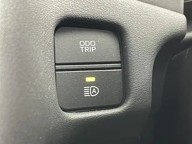 トヨタ クラウン ハイブリッド RS 愛知県 2019(令1)年 5万km ブラック トヨタセーフティーセンス/・衝突軽減/・プリクラッシュ/・ロードサイン/・オートハイビーム/レーダークルーズコントロール/サンルーフ/純正ディスプレイオーディオ/・ナビ/・フルセグTV/・Bluetooth/・ミラーキャスト/革巻きステアリング/ステアリングリモコン/レザーシート/ベンチレーション/エアシート/シートヒーター/ビルトインETC/AC１００V/自動防眩ミラー/HUD/純正AW/ディライト/LEDライト/シーケンシャルライト