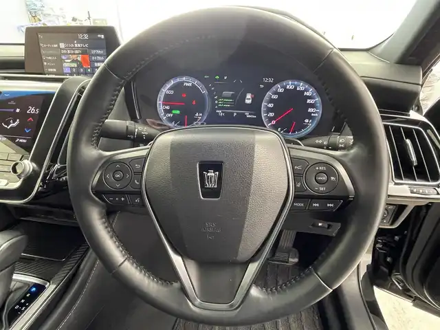 トヨタ クラウン ハイブリッド RS 愛知県 2019(令1)年 5万km ブラック トヨタセーフティーセンス/・衝突軽減/・プリクラッシュ/・ロードサイン/・オートハイビーム/レーダークルーズコントロール/サンルーフ/純正ディスプレイオーディオ/・ナビ/・フルセグTV/・Bluetooth/・ミラーキャスト/革巻きステアリング/ステアリングリモコン/レザーシート/ベンチレーション/エアシート/シートヒーター/ビルトインETC/AC１００V/自動防眩ミラー/HUD/純正AW/ディライト/LEDライト/シーケンシャルライト