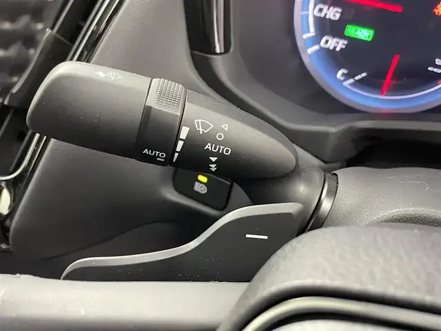 トヨタ クラウン ハイブリッド RS 愛知県 2019(令1)年 5万km ブラック トヨタセーフティーセンス/・衝突軽減/・プリクラッシュ/・ロードサイン/・オートハイビーム/レーダークルーズコントロール/サンルーフ/純正ディスプレイオーディオ/・ナビ/・フルセグTV/・Bluetooth/・ミラーキャスト/革巻きステアリング/ステアリングリモコン/レザーシート/ベンチレーション/エアシート/シートヒーター/ビルトインETC/AC１００V/自動防眩ミラー/HUD/純正AW/ディライト/LEDライト/シーケンシャルライト