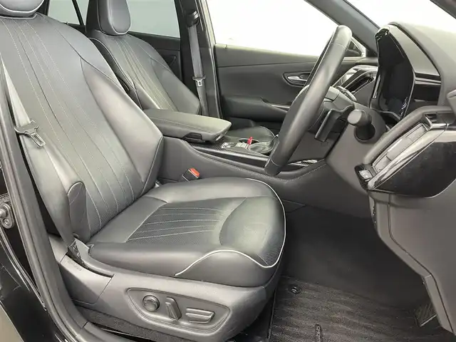 トヨタ クラウン ハイブリッド RS 愛知県 2019(令1)年 5万km ブラック トヨタセーフティーセンス/・衝突軽減/・プリクラッシュ/・ロードサイン/・オートハイビーム/レーダークルーズコントロール/サンルーフ/純正ディスプレイオーディオ/・ナビ/・フルセグTV/・Bluetooth/・ミラーキャスト/革巻きステアリング/ステアリングリモコン/レザーシート/ベンチレーション/エアシート/シートヒーター/ビルトインETC/AC１００V/自動防眩ミラー/HUD/純正AW/ディライト/LEDライト/シーケンシャルライト