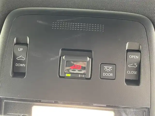 トヨタ クラウン ハイブリッド RS 愛知県 2019(令1)年 5万km ブラック トヨタセーフティーセンス/・衝突軽減/・プリクラッシュ/・ロードサイン/・オートハイビーム/レーダークルーズコントロール/サンルーフ/純正ディスプレイオーディオ/・ナビ/・フルセグTV/・Bluetooth/・ミラーキャスト/革巻きステアリング/ステアリングリモコン/レザーシート/ベンチレーション/エアシート/シートヒーター/ビルトインETC/AC１００V/自動防眩ミラー/HUD/純正AW/ディライト/LEDライト/シーケンシャルライト