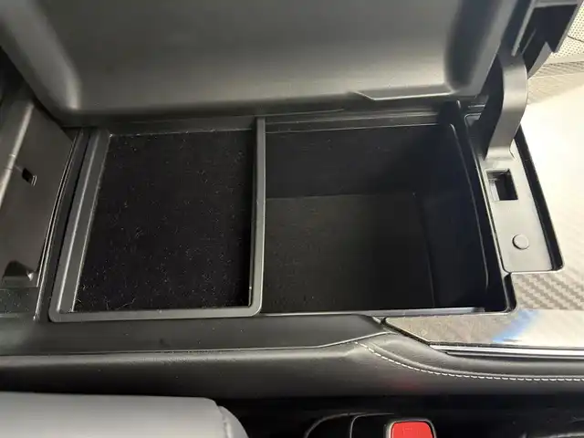 トヨタ クラウン ハイブリッド RS 愛知県 2019(令1)年 5万km ブラック トヨタセーフティーセンス/・衝突軽減/・プリクラッシュ/・ロードサイン/・オートハイビーム/レーダークルーズコントロール/サンルーフ/純正ディスプレイオーディオ/・ナビ/・フルセグTV/・Bluetooth/・ミラーキャスト/革巻きステアリング/ステアリングリモコン/レザーシート/ベンチレーション/エアシート/シートヒーター/ビルトインETC/AC１００V/自動防眩ミラー/HUD/純正AW/ディライト/LEDライト/シーケンシャルライト