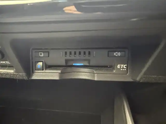 トヨタ クラウン ハイブリッド RS 愛知県 2019(令1)年 5万km ブラック トヨタセーフティーセンス/・衝突軽減/・プリクラッシュ/・ロードサイン/・オートハイビーム/レーダークルーズコントロール/サンルーフ/純正ディスプレイオーディオ/・ナビ/・フルセグTV/・Bluetooth/・ミラーキャスト/革巻きステアリング/ステアリングリモコン/レザーシート/ベンチレーション/エアシート/シートヒーター/ビルトインETC/AC１００V/自動防眩ミラー/HUD/純正AW/ディライト/LEDライト/シーケンシャルライト