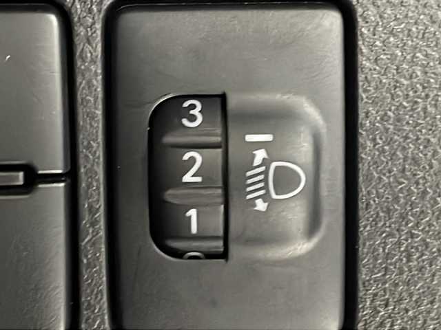 ダイハツ キャスト アクティバ GターボプライムコレSAⅢ 沖縄県 2018(平30)年 7.5万km ファイアークォーツレッドM 禁煙車　/県外仕入　/社外ナビ　/（フルセグ　Ｂｌｕｅｔｏｏｔｈ接続　ＣＤ　ＤＶＤ再生）/バックカメラ　/ステアリングリモコン　/ＥＴＣ　/衝突軽減システム　/後方コーナーセンサー　/ＬＥＤヘッドライト　/オートライト/オートマチックハイライト/スマートキー