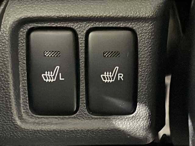 ダイハツ キャスト アクティバ GターボプライムコレSAⅢ 沖縄県 2018(平30)年 7.5万km ファイアークォーツレッドM 禁煙車　/県外仕入　/社外ナビ　/（フルセグ　Ｂｌｕｅｔｏｏｔｈ接続　ＣＤ　ＤＶＤ再生）/バックカメラ　/ステアリングリモコン　/ＥＴＣ　/衝突軽減システム　/後方コーナーセンサー　/ＬＥＤヘッドライト　/オートライト/オートマチックハイライト/スマートキー