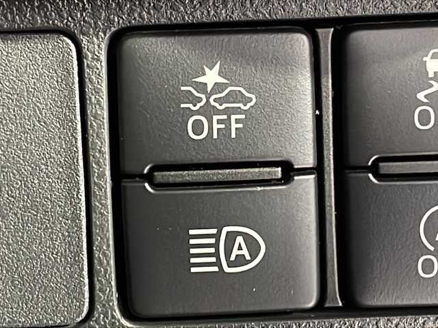 ダイハツ キャスト アクティバ GターボプライムコレSAⅢ 沖縄県 2018(平30)年 7.5万km ファイアークォーツレッドM 禁煙車　/県外仕入　/社外ナビ　/（フルセグ　Ｂｌｕｅｔｏｏｔｈ接続　ＣＤ　ＤＶＤ再生）/バックカメラ　/ステアリングリモコン　/ＥＴＣ　/衝突軽減システム　/後方コーナーセンサー　/ＬＥＤヘッドライト　/オートライト/オートマチックハイライト/スマートキー