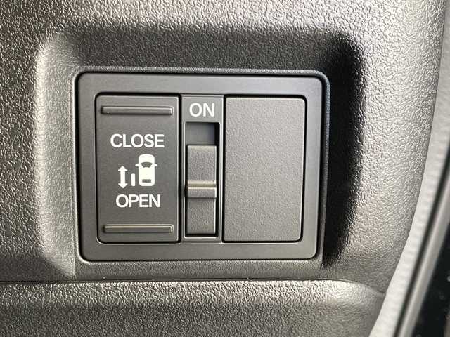 ホンダ Ｎ ＢＯＸ カスタム 栃木県 2025(令7)年 0.1千km クリスタルブラックパール 届出済み未使用車（7km）/ホンダセンシング/コーナーセンサー/片側パワースライドドア/前席シートヒーター/禁煙車/オートライト/LEDヘッドライト/横滑り防止装置/スマートキー/プッシュスタート/アイドリングストップ/ステアリングスイッチ/ウィンカーミラー/純正14インチアルミホイール