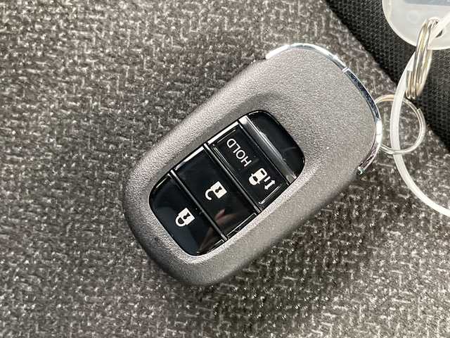 ホンダ Ｎ ＢＯＸ カスタム 栃木県 2025(令7)年 0.1千km クリスタルブラックパール 届出済み未使用車（7km）/ホンダセンシング/コーナーセンサー/片側パワースライドドア/前席シートヒーター/禁煙車/オートライト/LEDヘッドライト/横滑り防止装置/スマートキー/プッシュスタート/アイドリングストップ/ステアリングスイッチ/ウィンカーミラー/純正14インチアルミホイール