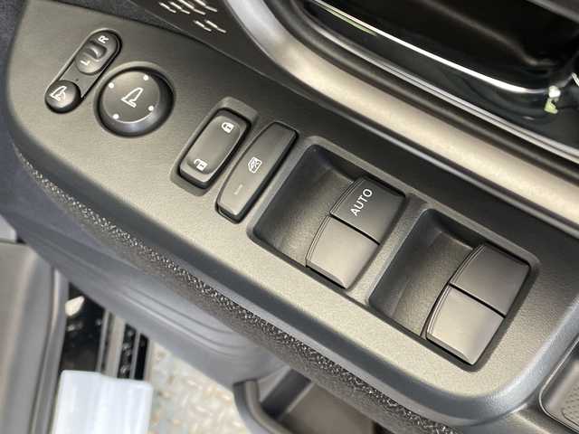 ホンダ Ｎ ＢＯＸ カスタム 栃木県 2025(令7)年 0.1千km クリスタルブラックパール 届出済み未使用車（7km）/ホンダセンシング/コーナーセンサー/片側パワースライドドア/前席シートヒーター/禁煙車/オートライト/LEDヘッドライト/横滑り防止装置/スマートキー/プッシュスタート/アイドリングストップ/ステアリングスイッチ/ウィンカーミラー/純正14インチアルミホイール