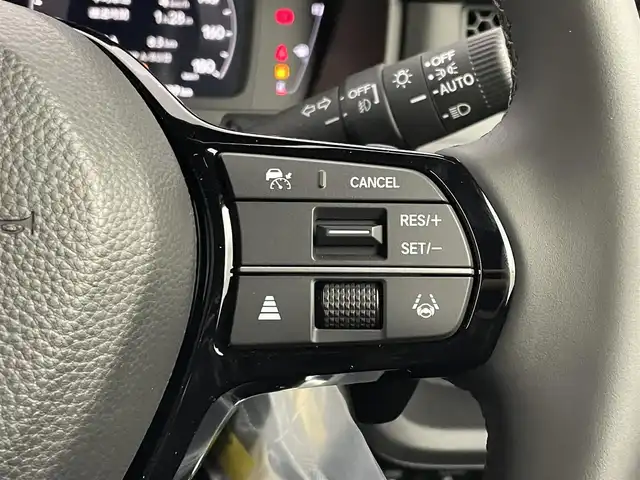 ホンダ ステップワゴン スパーダ eHEV 埼玉県 2025(令7)年 0.1千km プラチナホワイトパール 純正11.4インチナビ/ CD DVD フルセグTV Bluetooth/バックカメラ/ホンダセンシング/衝突軽減ブレーキ/アダプティブクルーズコントロール/レーンキープアシスト/ブラインドスポットモニター/両側パワースライドドア/シートヒーター/パドルシフト/LEDオートライト