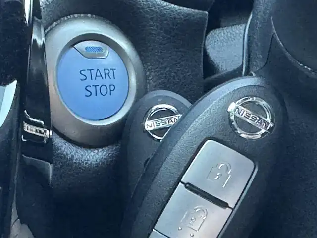 日産 ノート e－パワー B 愛媛県 2020(令2)年 3.8万km ブリリアントシルバー アラウンドビューモニター/エマージェンシーブレーキ/前後コーナーセンサー/カロッツェリア楽ナビ　Ｂｌｕｅｔｏｏｔｈ/禁煙車/ＥＴＣ/スマートキー/プッシュスタート/オートライト/デジタルインナーミラー/スペアキー
