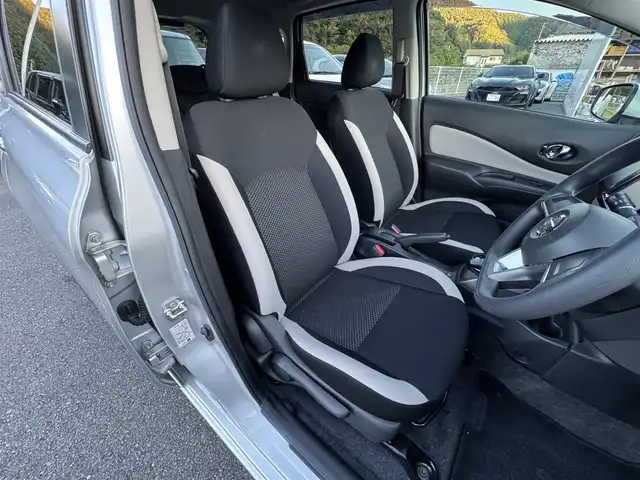 日産 ノート e－パワー B 愛媛県 2020(令2)年 3.8万km ブリリアントシルバー アラウンドビューモニター/エマージェンシーブレーキ/前後コーナーセンサー/カロッツェリア楽ナビ　Ｂｌｕｅｔｏｏｔｈ/禁煙車/ＥＴＣ/スマートキー/プッシュスタート/オートライト/デジタルインナーミラー/スペアキー