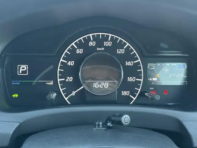 日産 ノート e－パワー B 愛媛県 2020(令2)年 3.8万km ブリリアントシルバー アラウンドビューモニター/エマージェンシーブレーキ/前後コーナーセンサー/カロッツェリア楽ナビ　Ｂｌｕｅｔｏｏｔｈ/禁煙車/ＥＴＣ/スマートキー/プッシュスタート/オートライト/デジタルインナーミラー/スペアキー