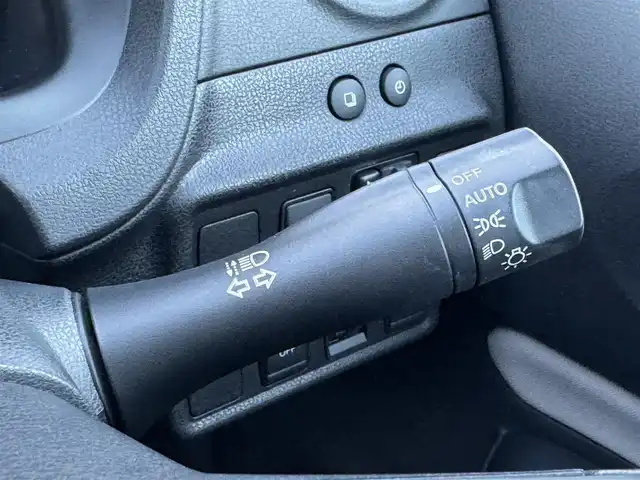 日産 ノート e－パワー B 愛媛県 2020(令2)年 3.8万km ブリリアントシルバー アラウンドビューモニター/エマージェンシーブレーキ/前後コーナーセンサー/カロッツェリア楽ナビ　Ｂｌｕｅｔｏｏｔｈ/禁煙車/ＥＴＣ/スマートキー/プッシュスタート/オートライト/デジタルインナーミラー/スペアキー