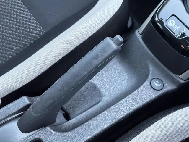 日産 ノート e－パワー B 愛媛県 2020(令2)年 3.8万km ブリリアントシルバー アラウンドビューモニター/エマージェンシーブレーキ/前後コーナーセンサー/カロッツェリア楽ナビ　Ｂｌｕｅｔｏｏｔｈ/禁煙車/ＥＴＣ/スマートキー/プッシュスタート/オートライト/デジタルインナーミラー/スペアキー