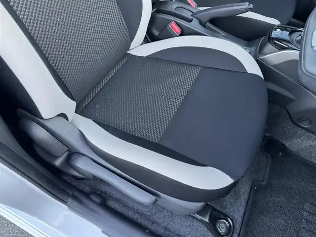 日産 ノート e－パワー B 愛媛県 2020(令2)年 3.8万km ブリリアントシルバー アラウンドビューモニター/エマージェンシーブレーキ/前後コーナーセンサー/カロッツェリア楽ナビ　Ｂｌｕｅｔｏｏｔｈ/禁煙車/ＥＴＣ/スマートキー/プッシュスタート/オートライト/デジタルインナーミラー/スペアキー