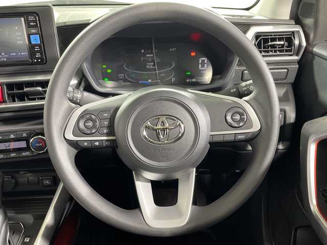 トヨタ ライズ G 神奈川県 2022(令4)年 0.8万km ナチュラルベージュマイカM 純正メモリナビ/Bluetooth・CD・DVD・フルセグTV/パノラミックビューモニター/ブラインドスポットモニター/スマートアシスト/充電用USBポート/スペアキー1本/前後ドライブレコーダー/ビルトインETC2.0/純正フロアマット/LEDヘッドライト/オートマチックハイビーム/純正16インチアルミホイール/コーナーセンサー/衝突回避支援ブレーキ機能/車線逸脱警報機能/ふらつき警報/ブレーキ制御付誤発進抑制機能/先行車発進お知らせ機能/標識認識機能/衝突警報機能/車線逸脱抑制制御機能/路側逸脱警報