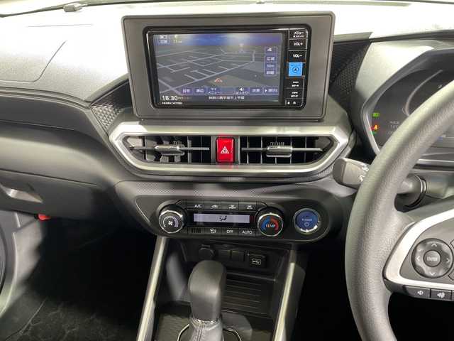 トヨタ ライズ G 神奈川県 2022(令4)年 0.8万km ナチュラルベージュマイカM 純正メモリナビ/Bluetooth・CD・DVD・フルセグTV/パノラミックビューモニター/ブラインドスポットモニター/スマートアシスト/充電用USBポート/スペアキー1本/前後ドライブレコーダー/ビルトインETC2.0/純正フロアマット/LEDヘッドライト/オートマチックハイビーム/純正16インチアルミホイール/コーナーセンサー/衝突回避支援ブレーキ機能/車線逸脱警報機能/ふらつき警報/ブレーキ制御付誤発進抑制機能/先行車発進お知らせ機能/標識認識機能/衝突警報機能/車線逸脱抑制制御機能/路側逸脱警報