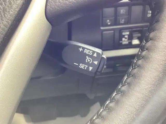 トヨタ ヴォクシー ハイブリッド ZS 三重県 2020(令2)年 5.2万km ホワイトパールクリスタルシャイン 衝突軽減/純正10インチナビ/フルセグ/Bluetooth/DVD再生/録音/バックガイドモニター/LEDヘッドライト/LEDフォグライト/スマートキー/プッシュスタート/クルーズコントロール/パワースライドドア/ビルトインETC/純正16インチアルミ